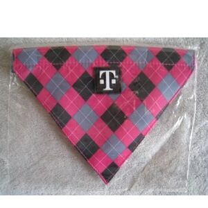 T-Mobile Black and Magenta Adjustable Bandana Pet Collar